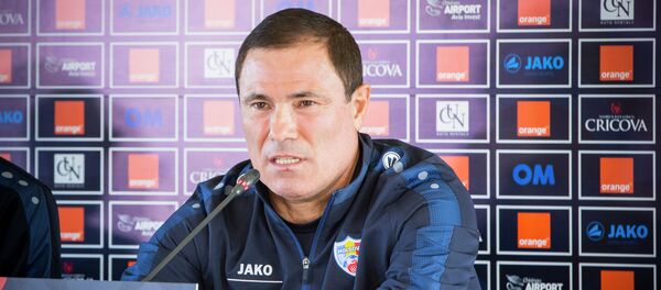 Главный тренер сборной Молдовы по футболу Александр Спиридон - Sputnik Moldova-România