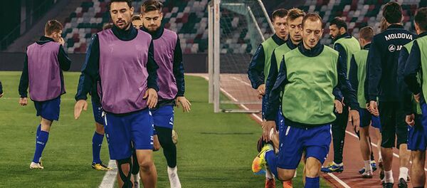 Тренировка сборной Молдовы перед матчем с Белоруссией в Минске Тренировка сборной Молдовы перед матчем с Белоруссией в Минске - Sputnik Молдова
