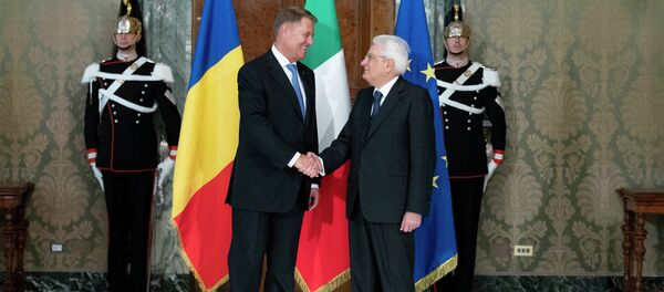 Președintelui României, domnul Klaus Iohannis, cu Preşedintele Republicii Italiene, domnul Sergio Mattarella Președintelui României, domnul Klaus Iohannis, cu Preşedintele Republicii Italiene, domnul Sergio Mattarella - Sputnik Moldova-România
