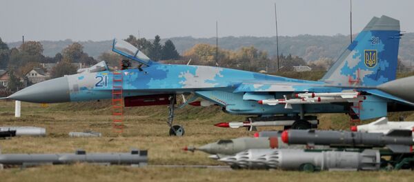 Украинский истребитель Су-27 приземляется во время многонациональных военных учений Ясное небо 2018 - Sputnik Молдова