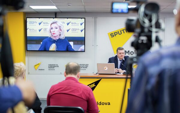 Видеомост с пресс-секретарем МИД России Марией Захаровой - Sputnik Молдова