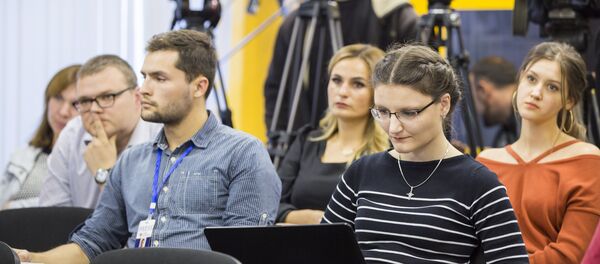 Видеомост с пресс-секретарем МИД России Марией Захаровой  - Sputnik Молдова