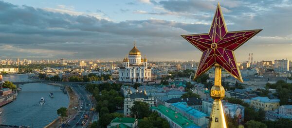 Звезда на Водовзводной башне Московского Кремля - Sputnik Moldova