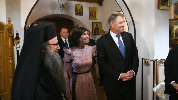 Vizita soţilor Iohannis la sediul Episcopiei Ortodoxe Române a Italiei - Sputnik Moldova-România