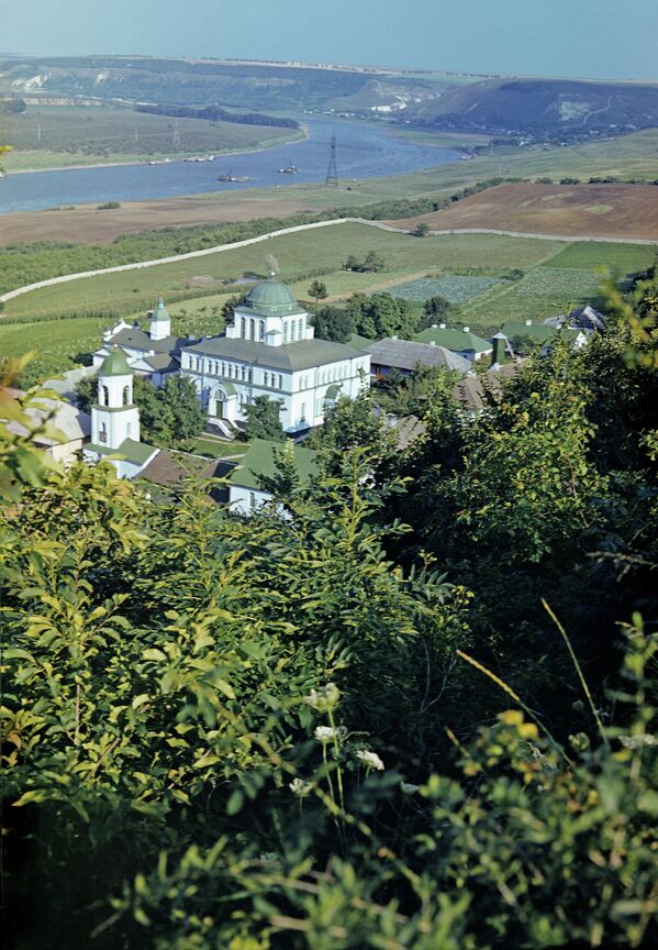 RSS Moldovenească, raionul Florești. Mănăstirea de maici din satul Japca cu hramul „Înălțarea Domnului” - Sputnik Moldova