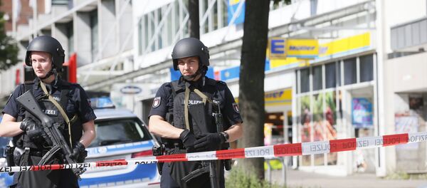 Polizei am Ort der Messerattacke in Hamburg  - Sputnik Moldova-România