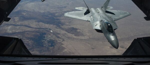 Американские истребители F-22 Raptor над территорией Сирии. Архивное фото - Sputnik Moldova-România