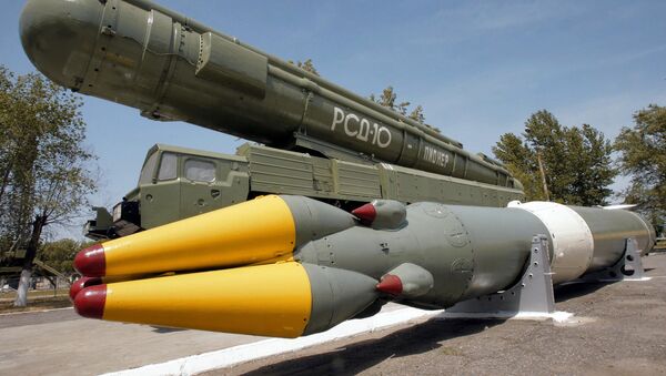 RSD-10 Pioneer missile system - Sputnik Moldova-România
