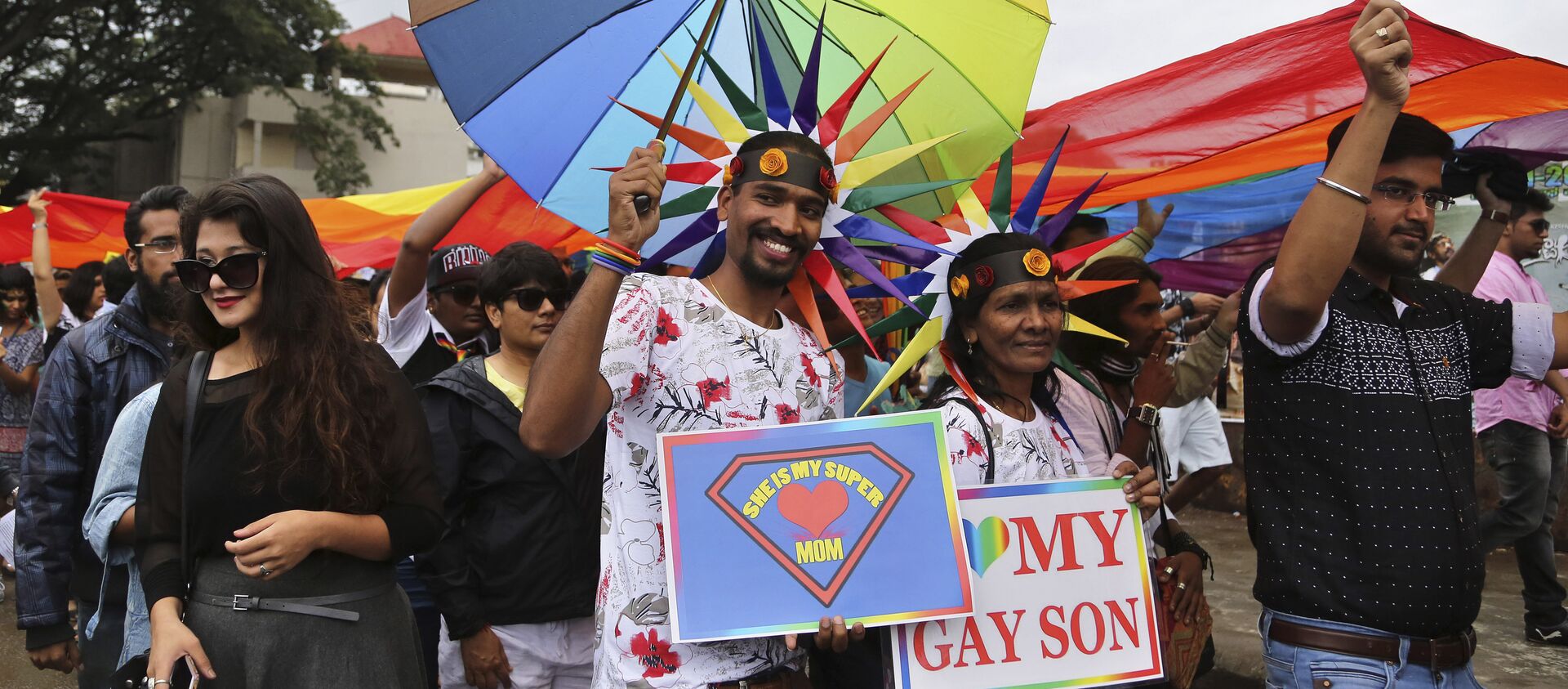 Members and supporters of lesbian, gay, bisexual and transgender community, participate in 'Pride March' rally in Bangalore, India, Sunday, Nov. 22, 2015. - Sputnik Moldova-România, 1920, 23.10.2018