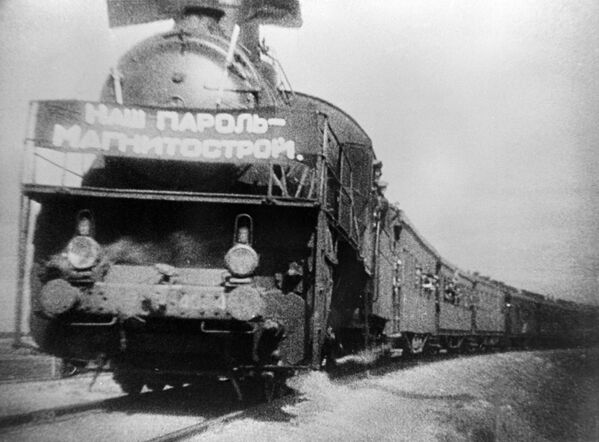 Комсомольцы едут на строительство Магнитогорского металлургического комбината, 1930 год - Sputnik Молдова