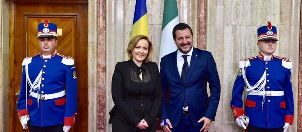 Miniștrii de Interne a României și Italiei - Carmen Dan și Matteo Salvini - Sputnik Moldova-România