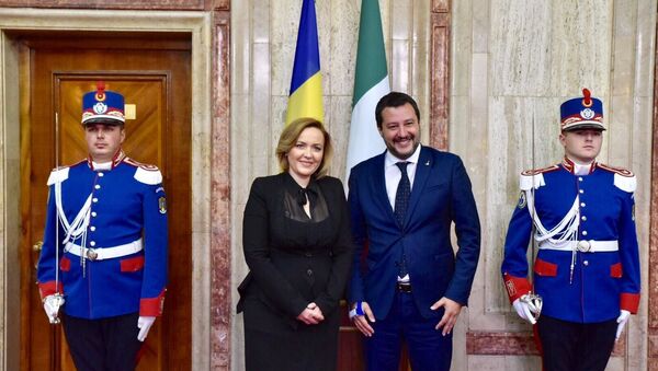 Miniștrii de Interne a României și Italiei - Carmen Dan și Matteo Salvini - Sputnik Moldova-România