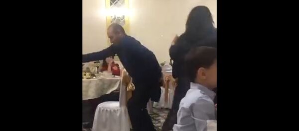 Зажигательный танец Зажигательный танец - Sputnik Moldova