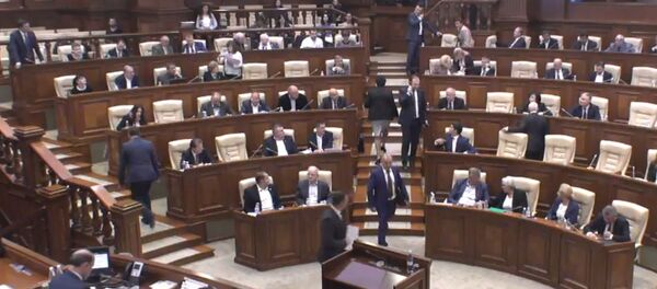 Депутаты на заседании парламента. - Sputnik Молдова