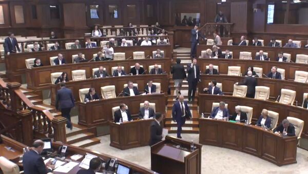 Депутаты на заседании парламента. - Sputnik Молдова