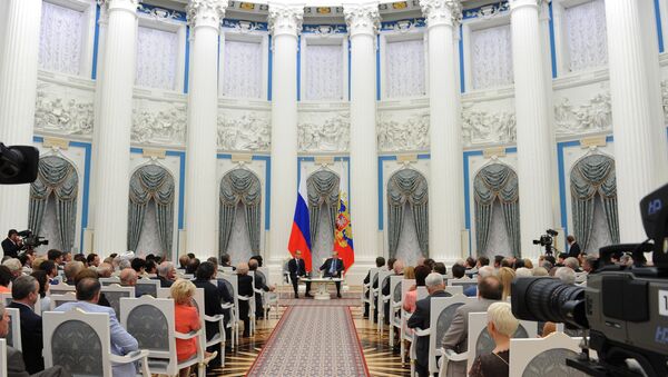 Встреча В.Путина с членами Общественной палаты - Sputnik Молдова