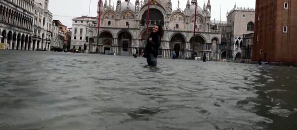 Венеция на 75% затоплена водой Венеция на 75% затоплена водой - Sputnik Молдова