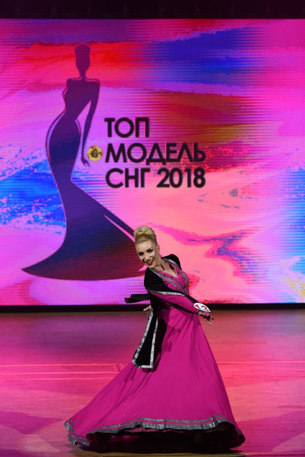 O participantă a concursului de frumusețe „Top-model CSI-2018” de la Erevan - Sputnik Moldova