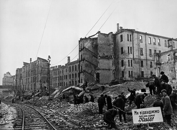 Город над Днепром: 75 лет назад Красная армия освободила Киев - фото Город над Днепром: 75 лет назад Красная армия освободила Киев - фото - Sputnik Молдова
