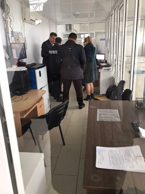 Горячий вторник в Молдове: трое задержанных и миллион мимо бюджета Горячий вторник в Молдове: трое задержанных и миллион мимо бюджета - Sputnik Молдова