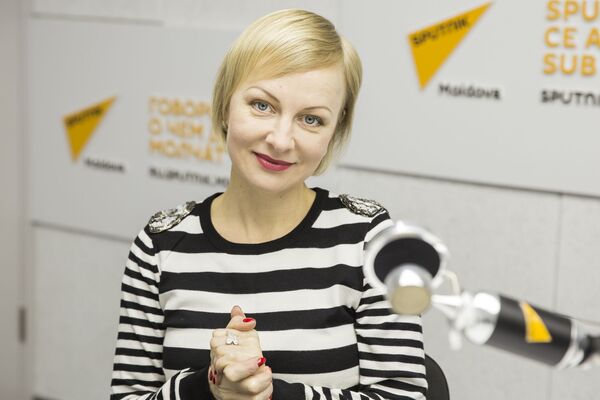 De ce scrierea poeziei este pentru Radmila Popovici un dar și totodată un blestem De ce scrierea poeziei este pentru Radmila Popovici un dar și totodată un blestem - Sputnik Moldova