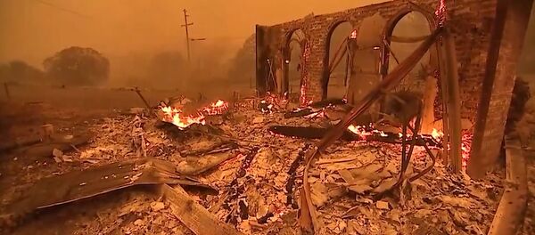 Город Парадайс в США охвачен огнем - Sputnik Молдова