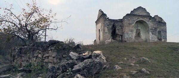 Стены синагоги в селе Рашков - Sputnik Moldova