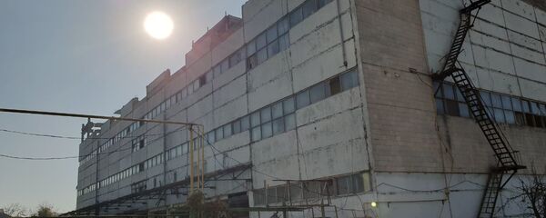 Здание склада, горевшего на улице Заводская в Кишиневе, архивное фото. Здание склада, горевшего на улице Заводская в Кишиневе, архивное фото. - Sputnik Молдова