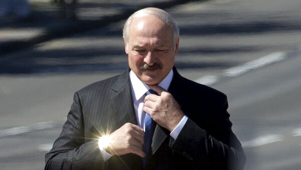 Александр Лукашенко во время празднования Дня республики - Sputnik Молдова