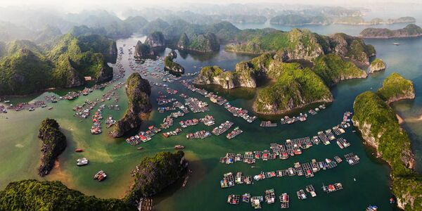 Снимок Cát Bà Island's Floating Fishing Village фотографа Phát Đào Tấn, вошедший в ТОП-50 категории Amateur Landscape конкурса the EPSON International Pano Awards 2018 - Sputnik Молдова