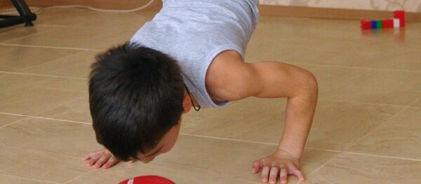 Пятилетний житель чеченского села Дуба-Юрт Рахим Куриев Пятилетний житель чеченского села Дуба-Юрт Рахим Куриев - Sputnik Moldova-România