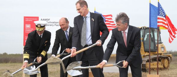 Oficialități americane și române pun piatra de temelia a complexului de apărare antirachetă Aegis Ashore la Deveselu - Sputnik Moldova-România