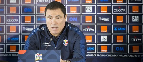 Главный тренер сборной Молдовы по футболу Александр Спиридон Главный тренер сборной Молдовы по футболу Александр Спиридон - Sputnik Молдова