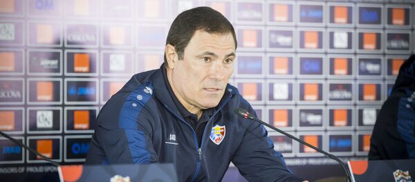 Главный тренер сборной Молдовы по футболу Александр Спиридон Главный тренер сборной Молдовы по футболу Александр Спиридон - Sputnik Молдова