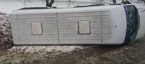 Microbuz răsturnat - Sputnik Moldova