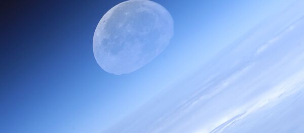 Фотография Луны сделанная российским космонавтом Федором Юрчихиным. Архивное фото. - Sputnik Молдова