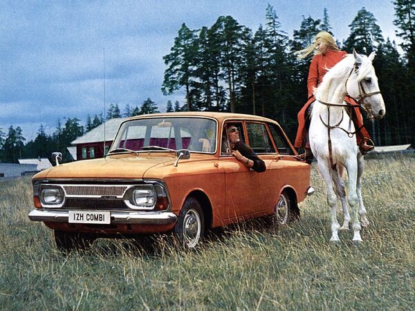 Реклама советского автомобиля Иж-2125 - Sputnik Молдова