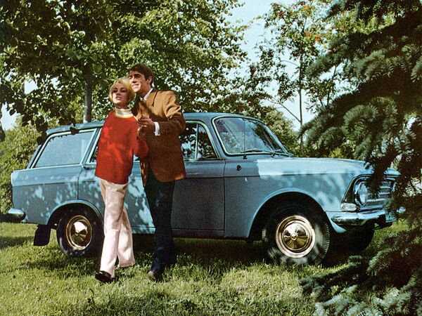 Реклама советского автомобиля Москвич-426 - Sputnik Молдова