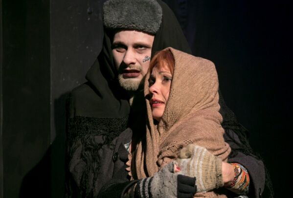 Спектакль Мамаша Кураж и ее дети в постановке театра С улицы Роз - Sputnik Moldova