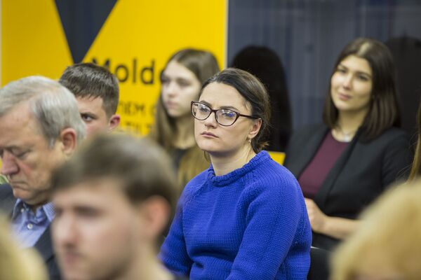 Участники мастер-класса внимательно слушали выступление лекторов. - Sputnik Молдова