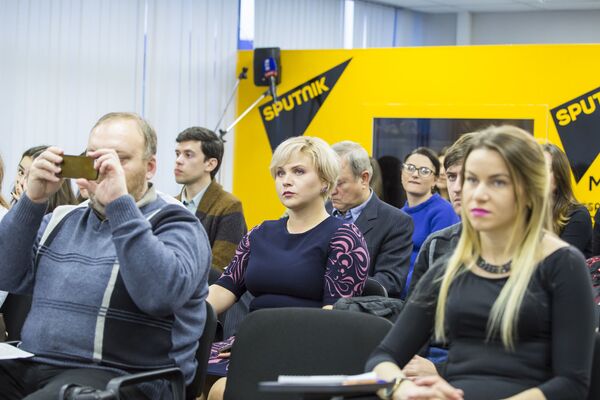 Участники сделали фотографии на память о мастер-классе. - Sputnik Молдова