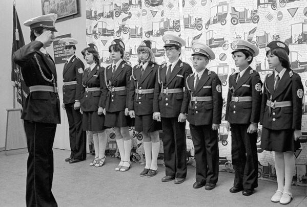 Ученики Кишиневской детской школы милиции в строю, 1982 год. - Sputnik Молдова