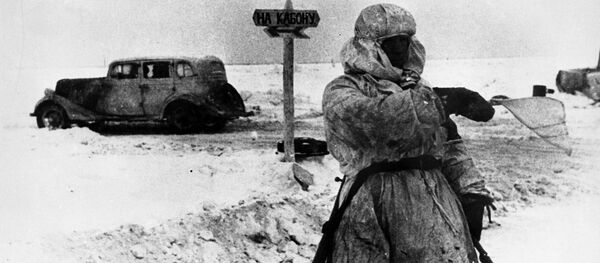 Регулировщик на Дороге жизни через Ладожское озеро. 1 февраля 1943 года - Sputnik Молдова