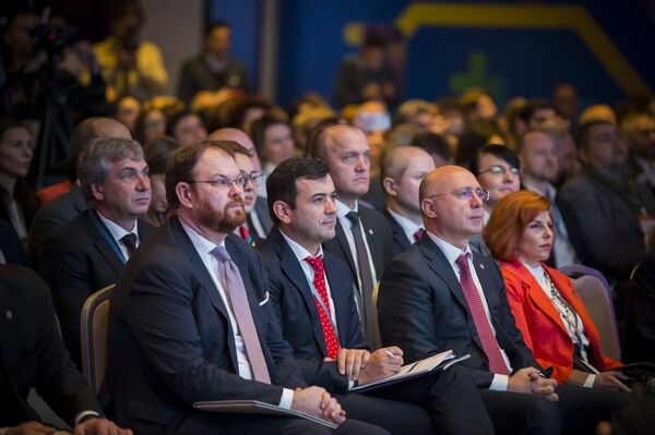 Крупные инвесторы из 30 стран приехали в Молдову на важное мероприятие Крупные инвесторы из 30 стран приехали в Молдову на важное мероприятие - Sputnik Молдова