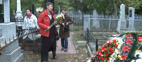 Участники фестиваля Свидание с Россией посетили могилу Михая Волонтира - Sputnik Moldova