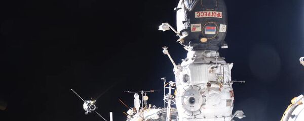 Первая стыковка к МКС сразу двух кораблек в течение суток: Прогресс МС 10 и Cygnus Первая стыковка к МКС сразу двух кораблек в течение суток: Прогресс МС 10 и Cygnus - Sputnik Moldova-România
