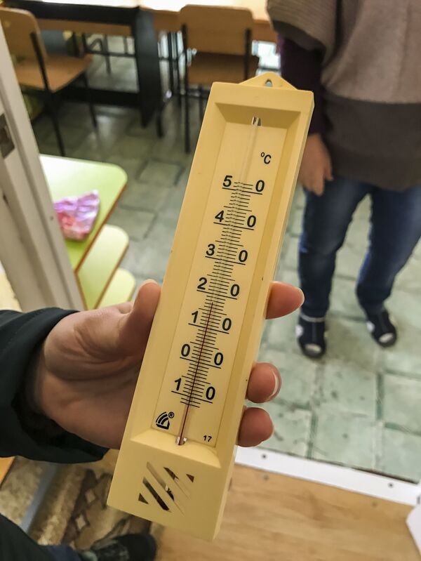 La o grădiniță din Chișinău copii tremură de frig, iar directorul nu întreprinde nimic La o grădiniță din Chișinău copii tremură de frig, iar directorul nu întreprinde nimic - Sputnik Moldova