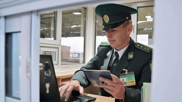 Сотрудник пограничной службы Украины - Sputnik Молдова