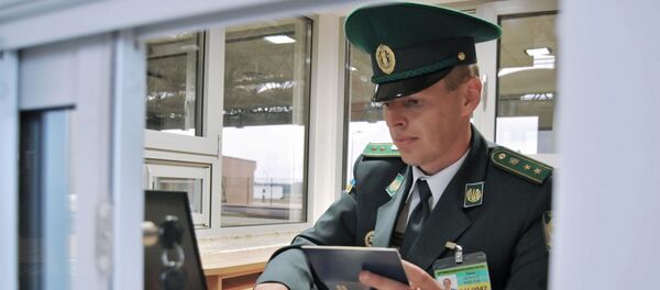 Сотрудник пограничной службы Украины - Sputnik Молдова