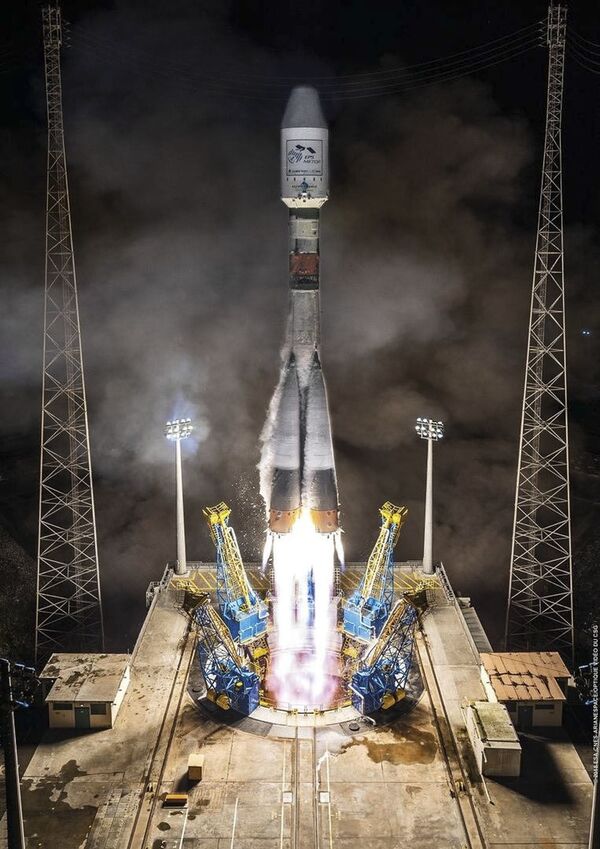 Lansarea rachetei purtătoare Soyuz-ST-B de la Centrului Spațial Guiana - Sputnik Moldova